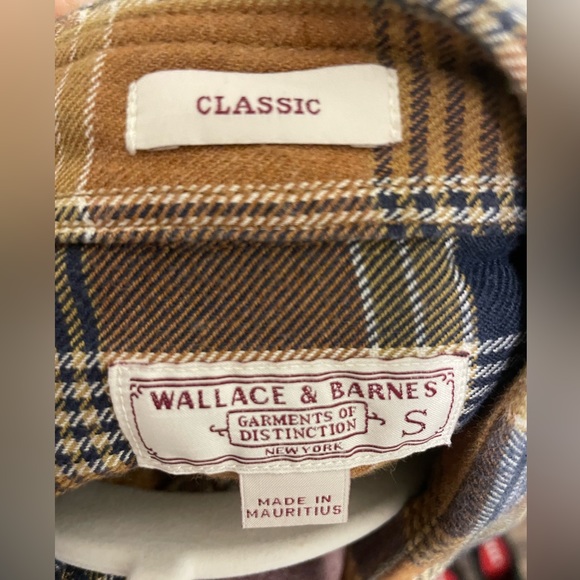 Men’s flannel only worn a couple of times. - Picture 3 of 3